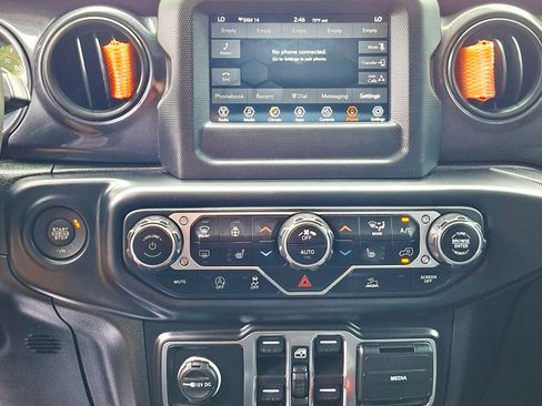 Used 2022 Jeep Gladiator Sport AWD/4WD image 18
