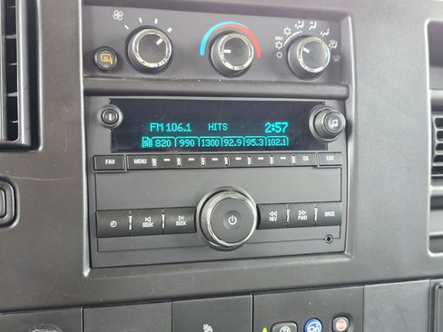 Used 2022 GMC Savana 2500 Extended image 21