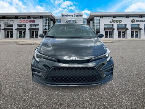 Used 2025 Toyota Corolla SE FWD image 3