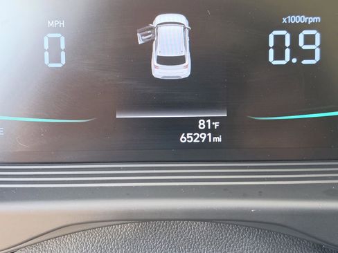 Used 2023 Hyundai Venue SEL FWD image 33