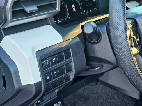 Used 2024 Toyota Tacoma TRD Sport AWD/4WD image 15