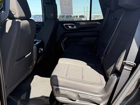 Used 2023 GMC Yukon SLE AWD/4WD image 7