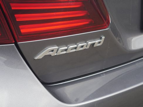 Used 2016 Honda Accord LX image 18