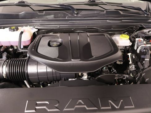 Used 2026 RAM 1500 Laramie AWD/4WD image 21