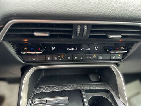Used 2024 MAZDA CX-90 Plug-In Hybrid w/ Preferred AWD/4WD image 18