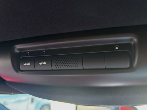 Used 2017 Maserati GranTurismo Sport image 41