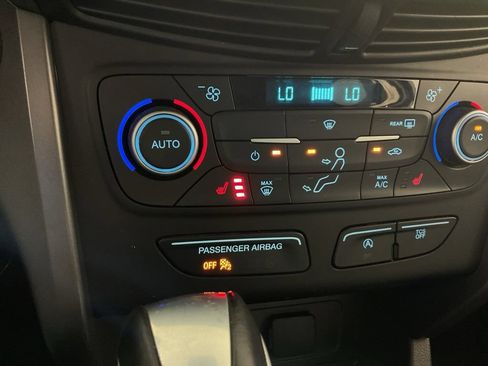Used 2019 Ford Escape SEL AWD/4WD image 4