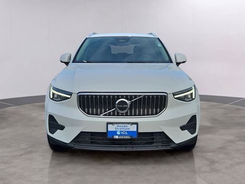 Used 2024 Volvo XC40 B5 Core image 31