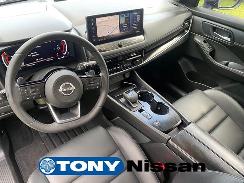 Used 2024 Nissan Rogue SL w/ SL Premium Package FWD image 13
