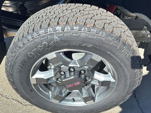 New 2026 GMC Sierra 2500 SLT w/ SLT Premium Package image 11