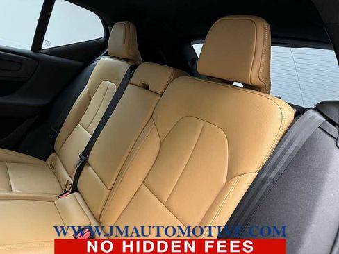Used 2019 Volvo XC40 T5 Momentum image 16