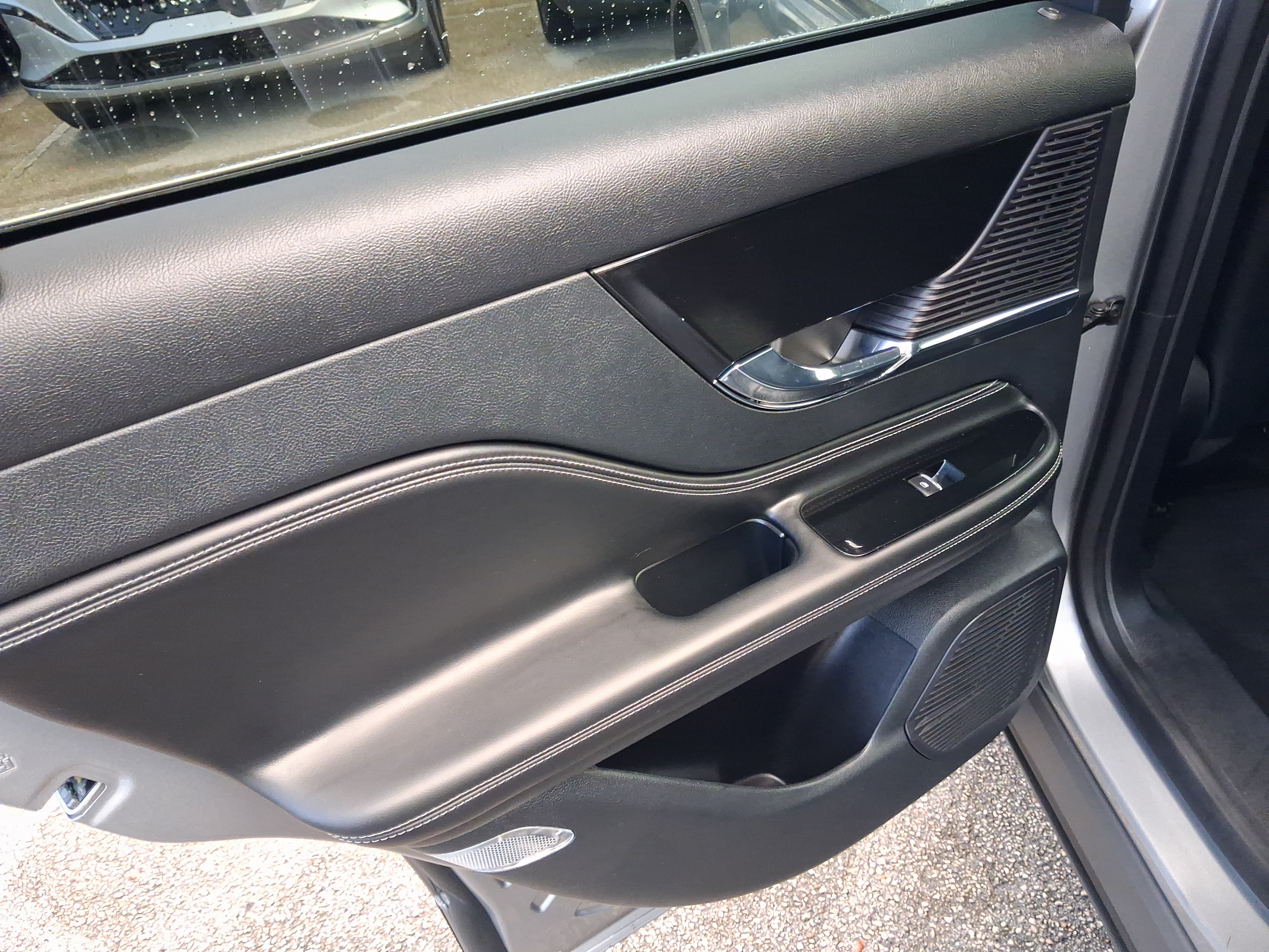 Certified 2021 Lincoln Corsair FWD w/ Equipment Group 101A image 9