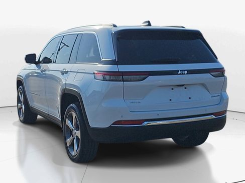 Used 2022 Jeep Grand Cherokee Limited w/ Trailer Tow Prep Group (B) image 5