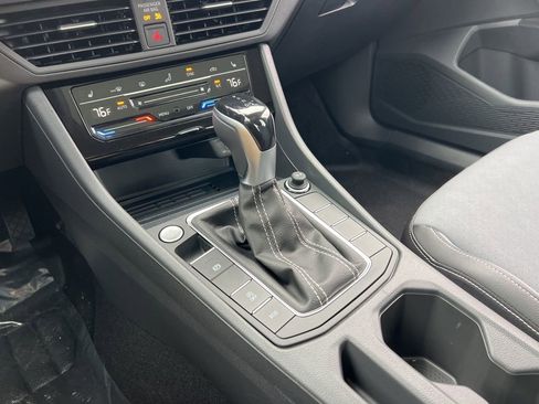 New 2026 Volkswagen Jetta SE image 18