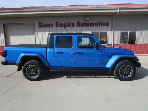 Used 2021 Jeep Gladiator Sport w/ Quick Order Package 24Q 80Th AWD/4WD image 2