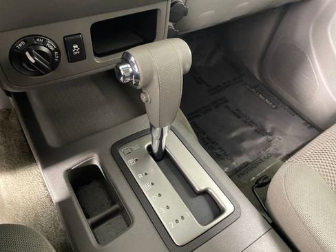 Used 2016 Nissan Frontier 4x4 Crew Cab Long Bed image 11