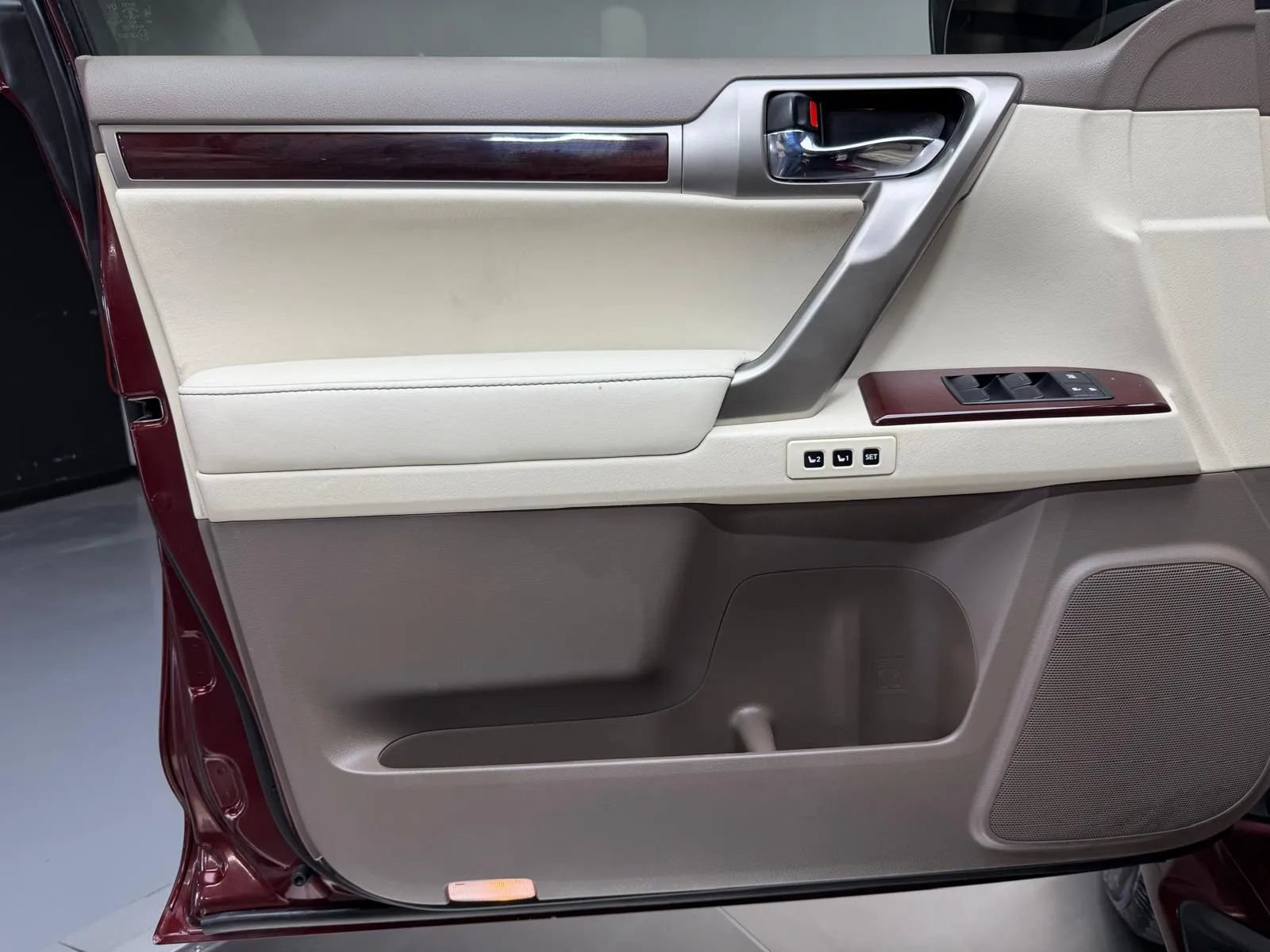 Used 2015 Lexus GX 460 w/ Premium Package AWD/4WD image 26