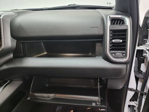Used 2025 RAM 1500 Big Horn AWD/4WD image 32