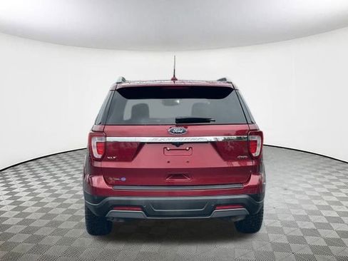 Used 2019 Ford Explorer XLT w/ Equipment Group 202A image 9