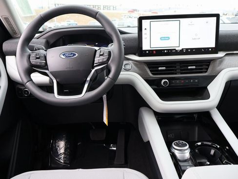 New 2026 Ford Explorer Platinum w/ LUX Leather Package image 21