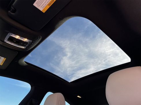 Used 2024 Mercedes-Benz CLA 250 image 22