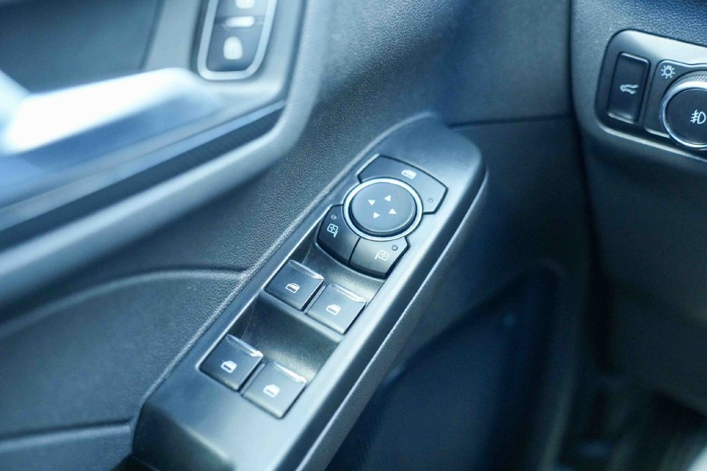 Used 2025 Ford Escape ST-Line Select AWD/4WD image 28