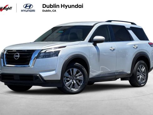 Used 2025 Nissan Pathfinder SV FWD image 1