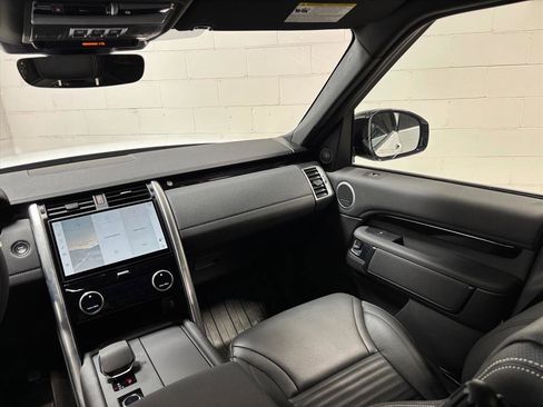 Used 2026 Land Rover Discovery S image 37
