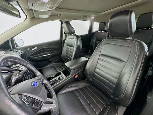 Used 2019 Ford Escape Titanium image 13