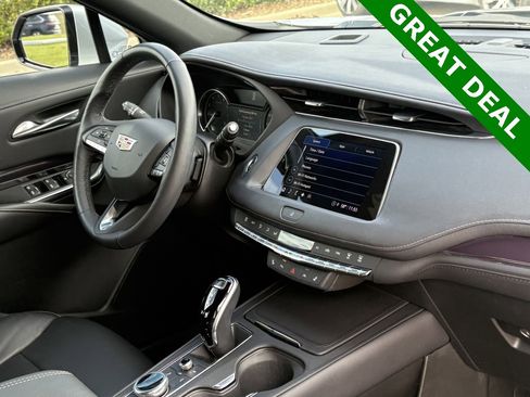 Used 2022 Cadillac XT4 Luxury w/ Cold Weather Package image 36