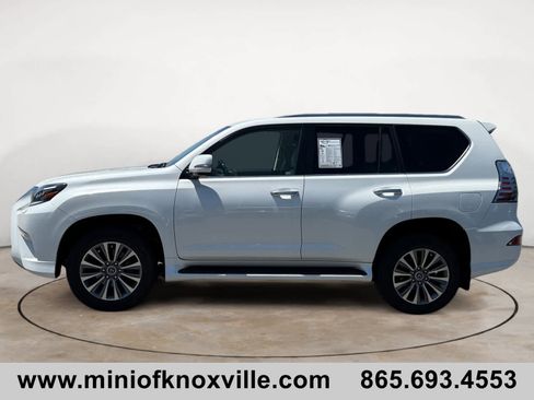 Used 2020 Lexus GX 460 Luxury w/ Off Road Package AWD/4WD image 6