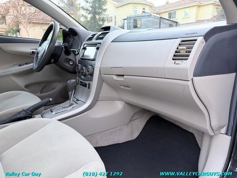 Used 2013 Toyota Corolla LE w/ Premium Pkg image 10