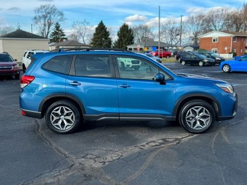 Used 2019 Subaru Forester Premium image 9