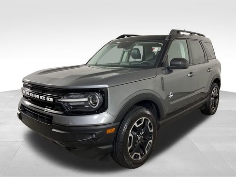 Used 2022 Ford Bronco Sport Outer Banks w/ Tech Package AWD/4WD image 4