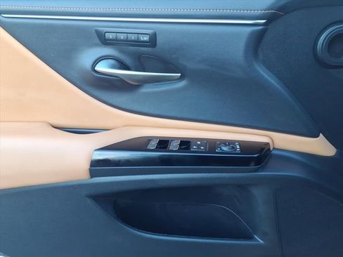 Used 2024 Lexus ES 300h w/ Premium Package image 13