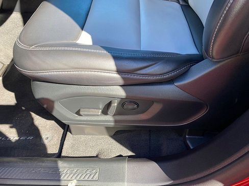 Certified 2022 Ford Explorer XLT w/ Equipment Group 202A image 27