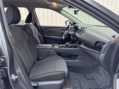 Used 2022 Nissan Rogue SV FWD image 14