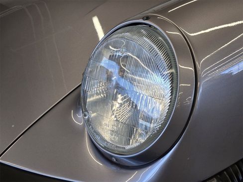 Used 1987 Porsche 911 Carrera image 28