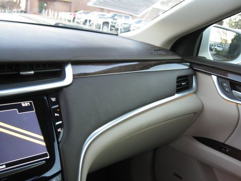 Used 2016 Cadillac XTS Premium image 21