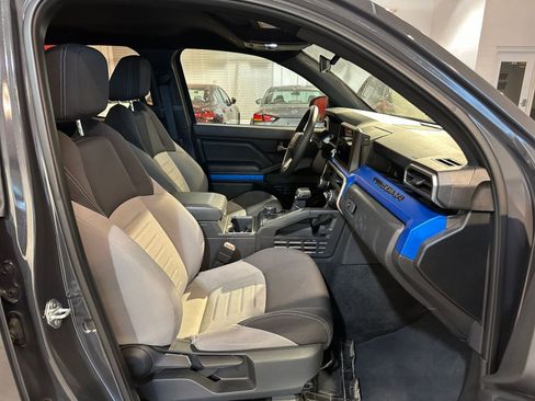 Used 2025 Toyota Tacoma TRD Off-Road image 36