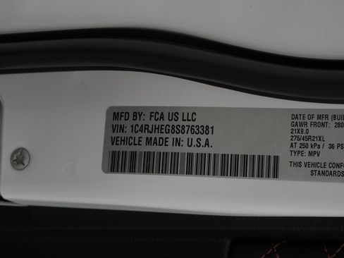 New 2025 Jeep Grand Cherokee Summit w/ Obsidian Package image 40