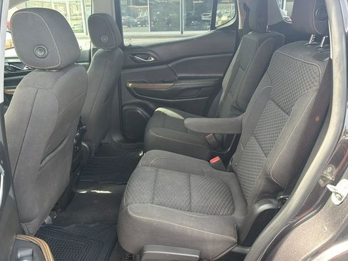 Used 2017 GMC Acadia SLE image 11