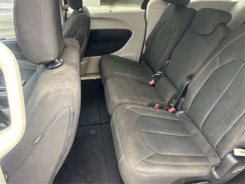 Used 2017 Chrysler Pacifica Touring Plus w/ Tire & Wheel Group image 12