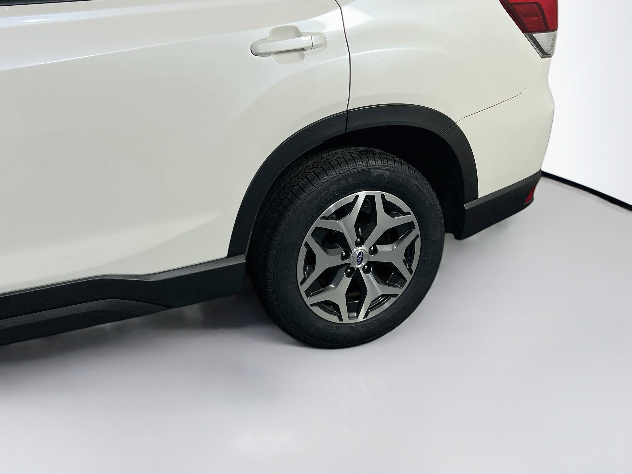 Used 2023 Subaru Forester Premium AWD/4WD image 30