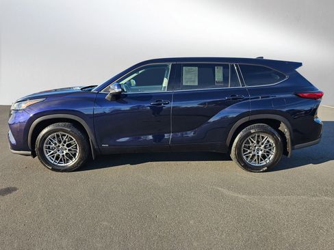Used 2022 Toyota Highlander LE image 34