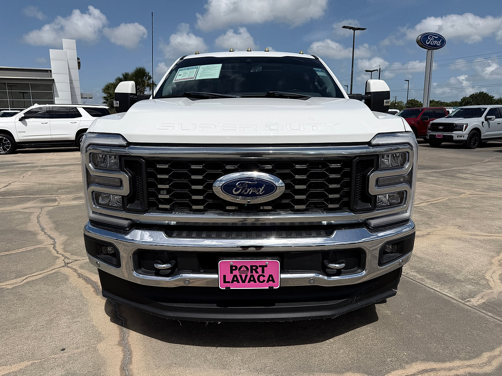 Used 2023 Ford F350 Lariat w/ Lariat Ultimate Package AWD/4WD image 2