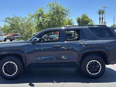 Used 2025 Toyota 4Runner TRD Off-Road Premium w/ Tow Technology Package AWD/4WD image 4