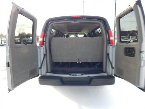 Used 2019 Chevrolet Express 3500 LS image 9