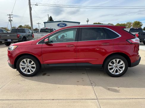 Used 2024 Ford Edge Titanium w/ Equipment Group 301A image 3