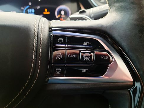 Used 2021 Jeep Grand Cherokee L Overland w/ Advanced Protech Group III image 11